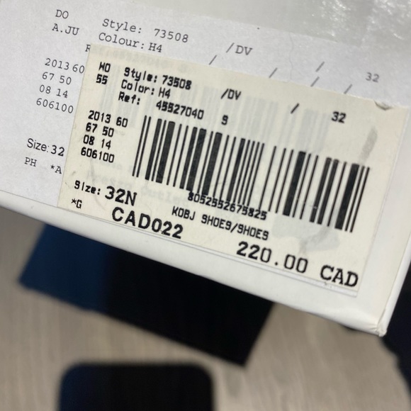 Armani Junior Girls patent dress shoes in red sz32 - Picture 4 of 5